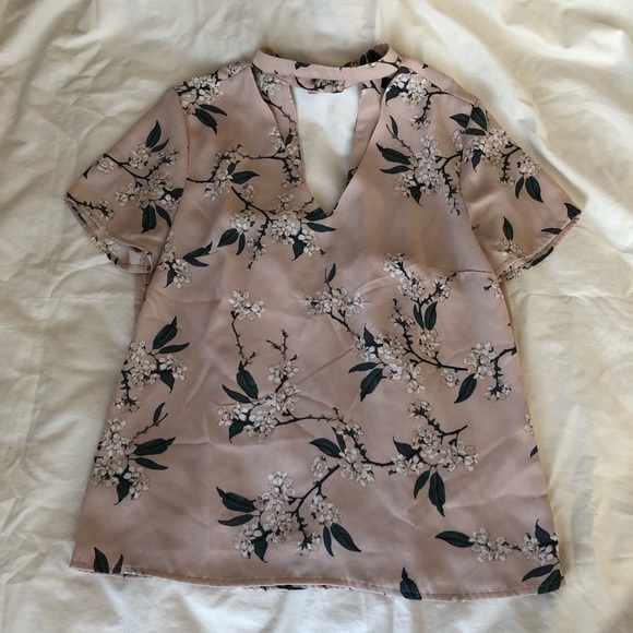 Floral top - Picture 1 of 6